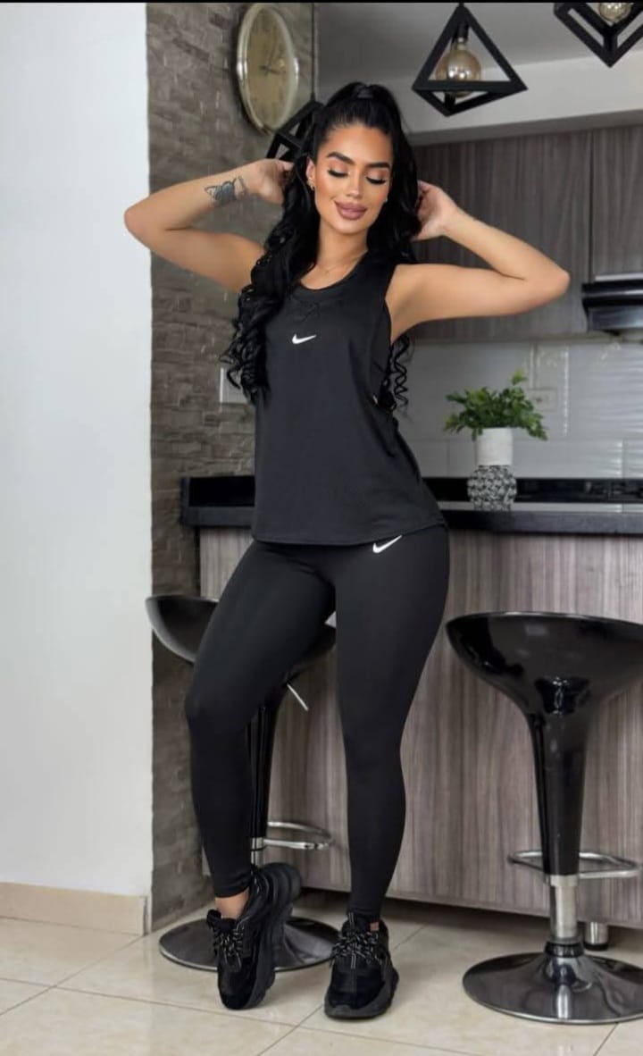 CONJUNTO TRIO LEGGINS, TOP Y BLUSA